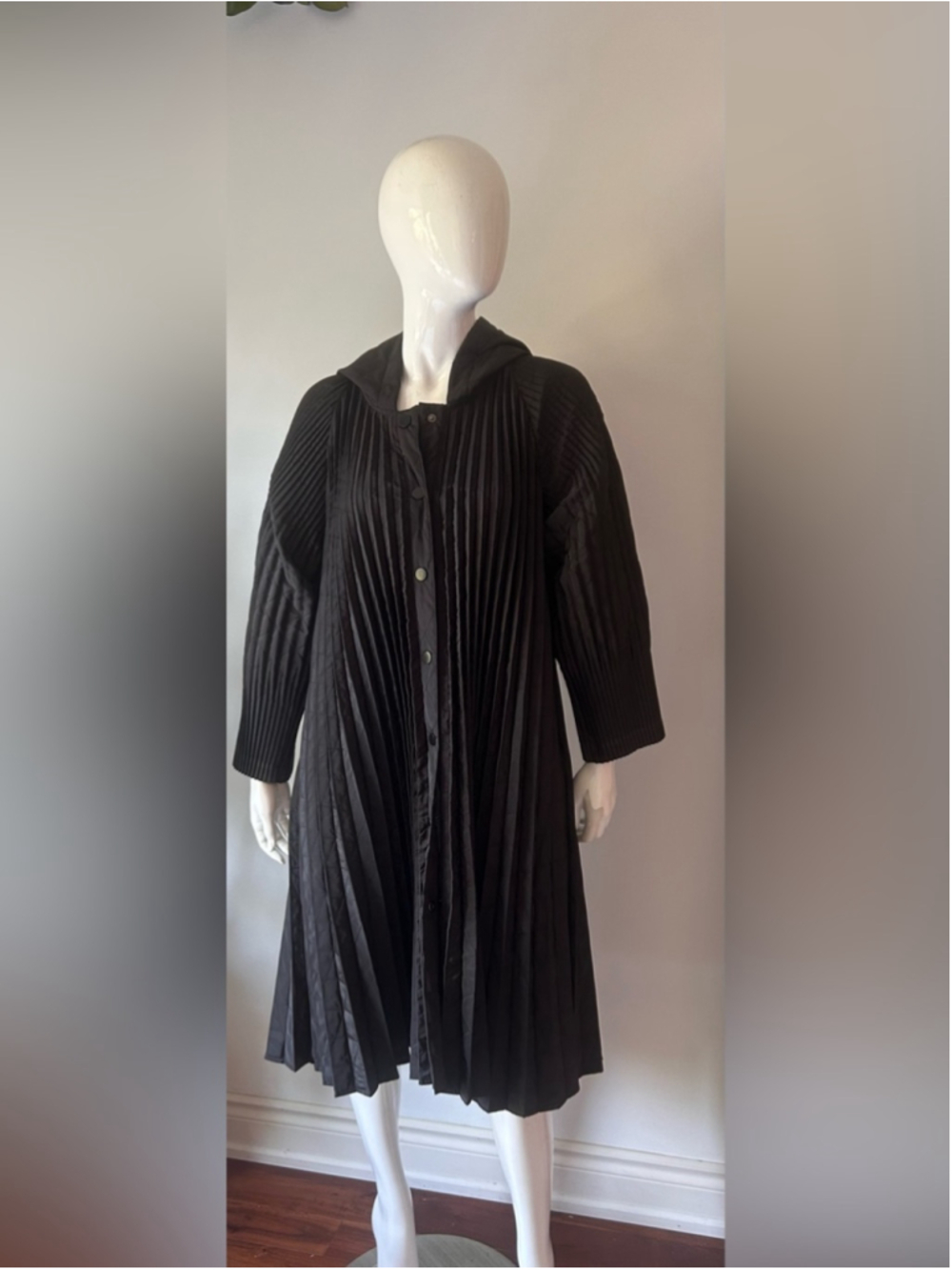 Pleated Hooded Swing Coat Black One Size - Picture 9 of 12
